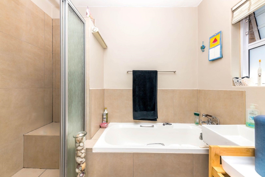 2 Bedroom Property for Sale in Green Point Western Cape